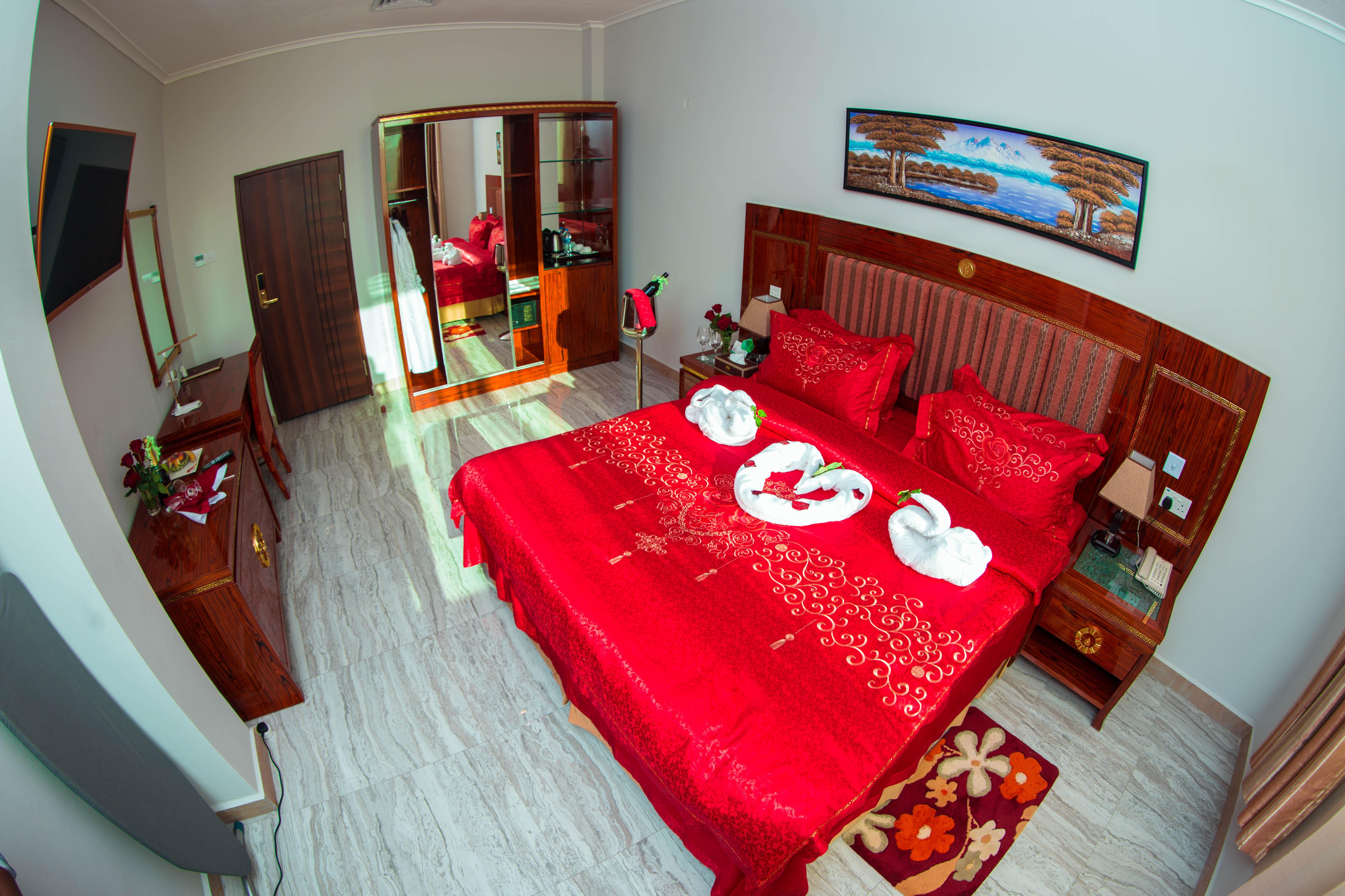 Tiffany Diamond Hotels Ltd - Makunganya Dar es Salaam Exterior foto