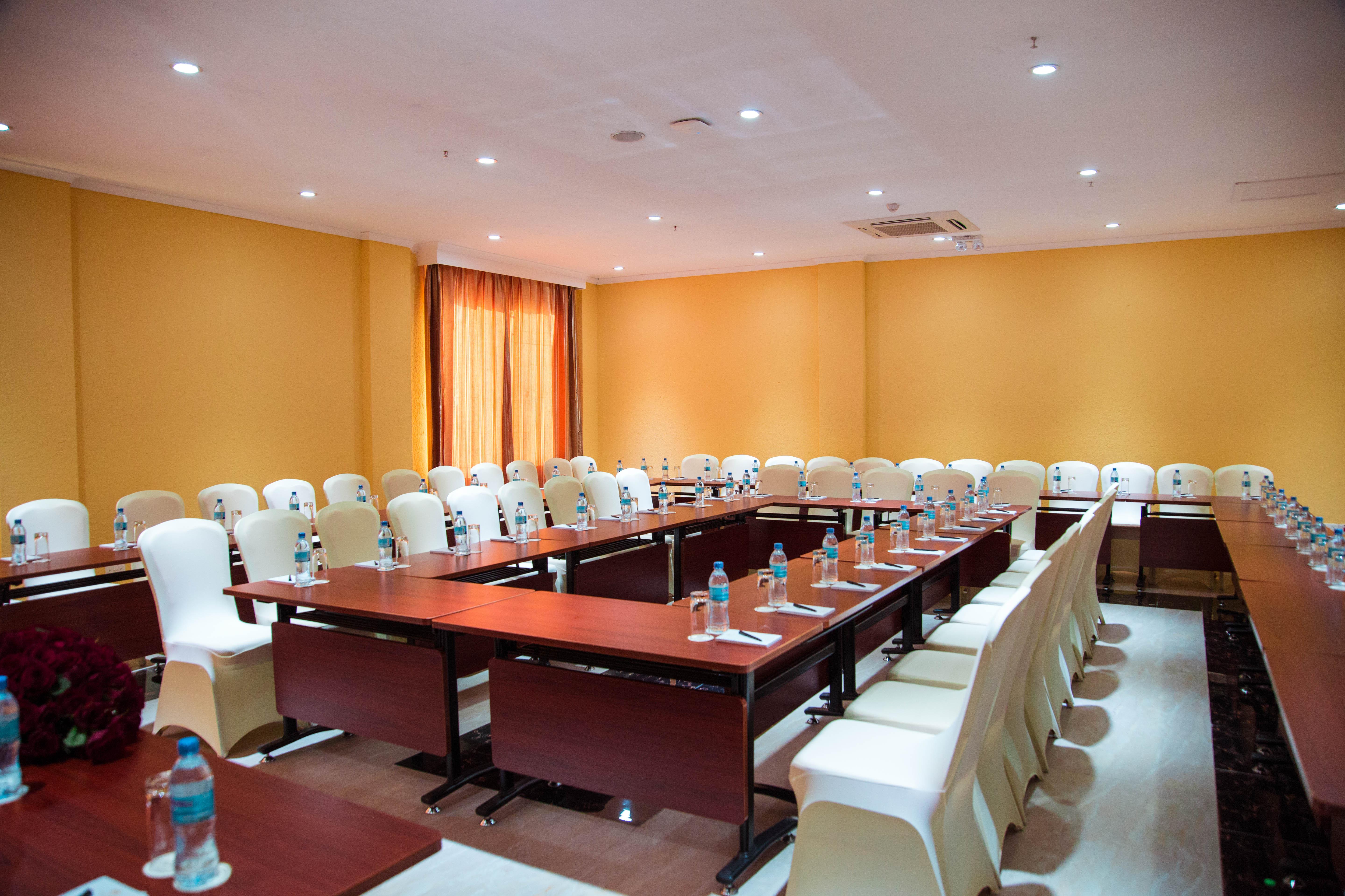 Tiffany Diamond Hotels Ltd - Makunganya Dar es Salaam Exterior foto