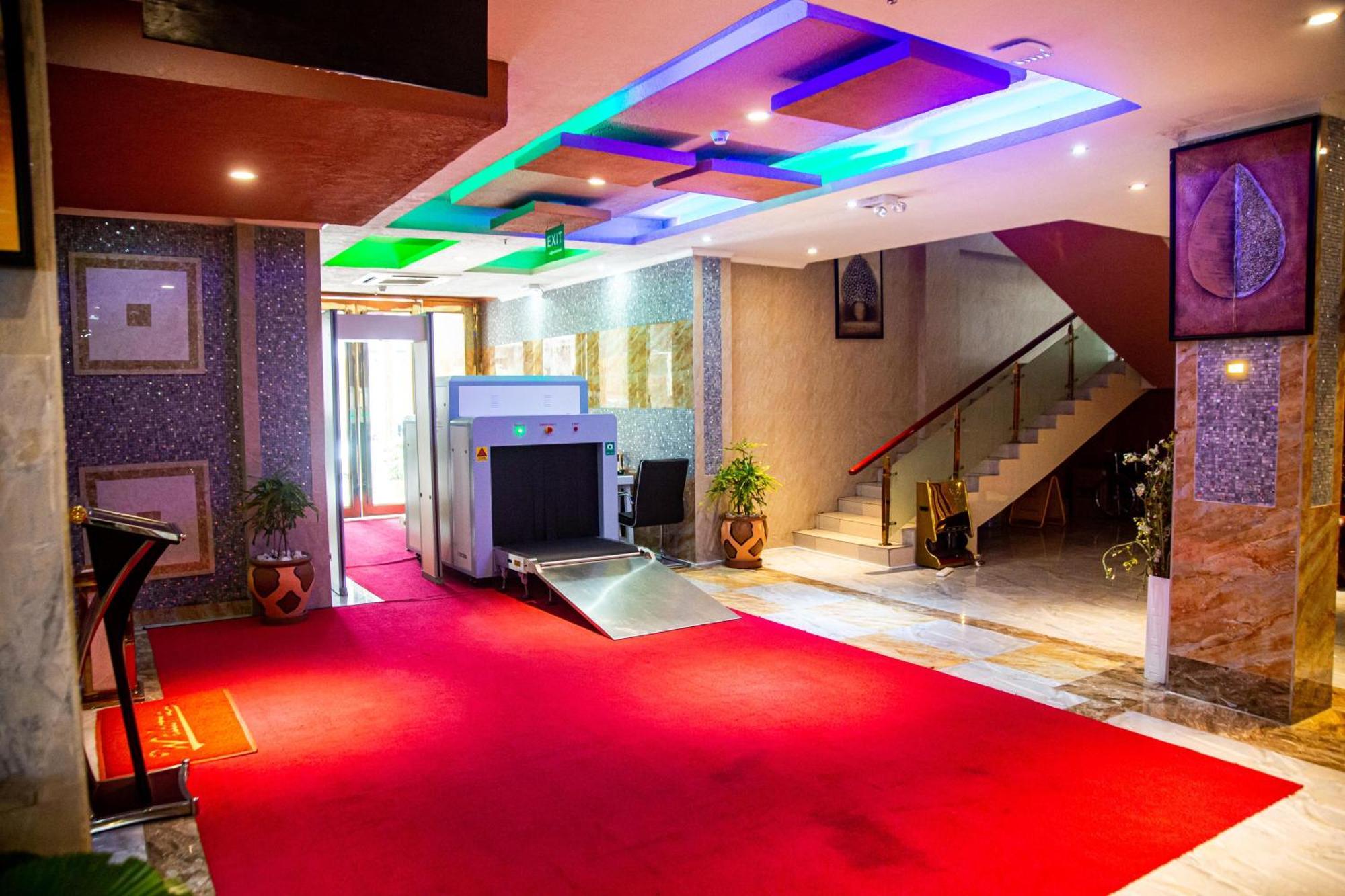 Tiffany Diamond Hotels Ltd - Makunganya Dar es Salaam Exterior foto